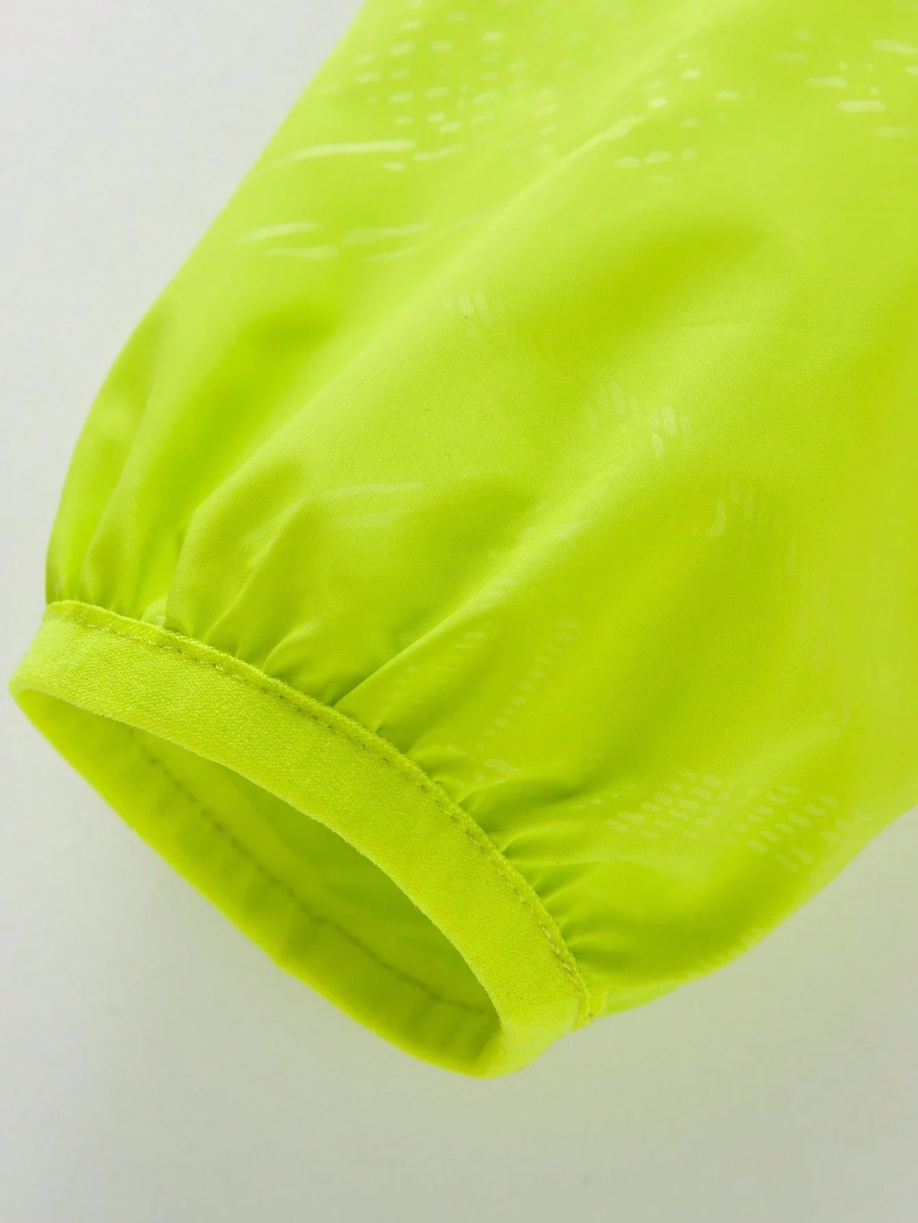 Corta Vento Leve de Secagem Rápida e Resistente