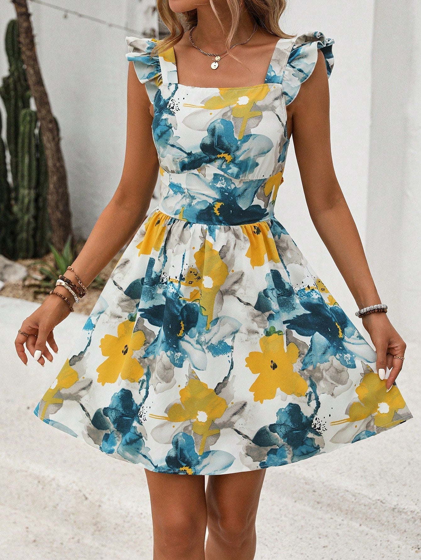 Vestido Gola Quadrada Elegante